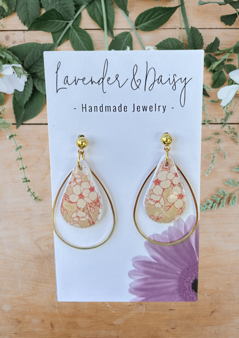 Floral Design Earrings / Gold plated